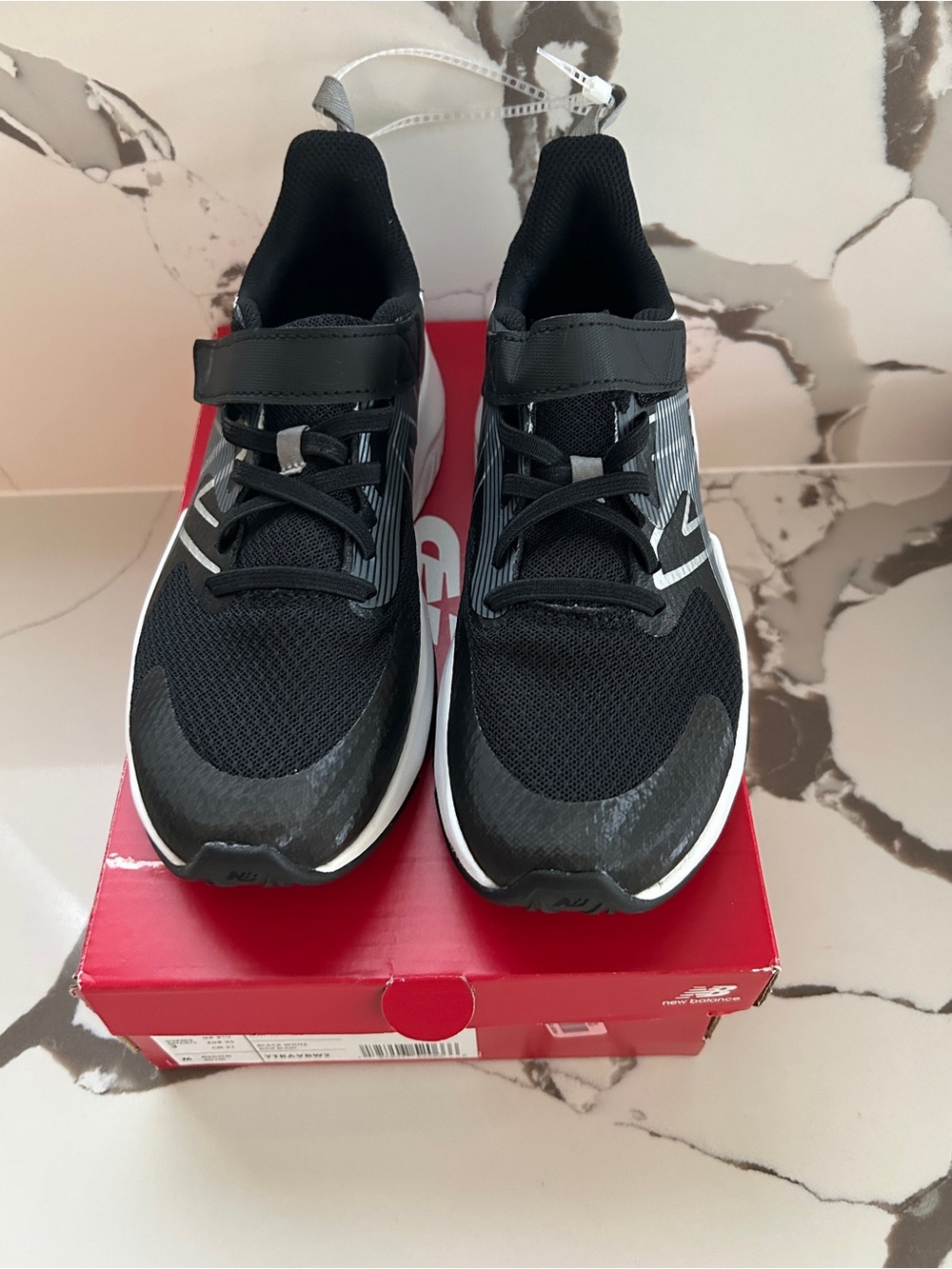 New Balance Youth Rave Run v2 Bungee Lace w/ Top Strap size 3